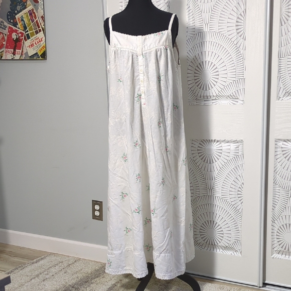 Vintage White Cotton Long Floral Nightgown - Picture 1 of 7